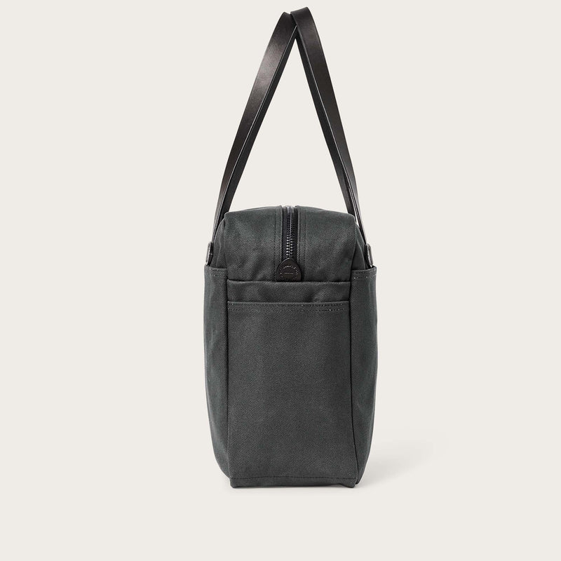 Rugged twill tote bag with zipper von Filson | Faded black (Black)