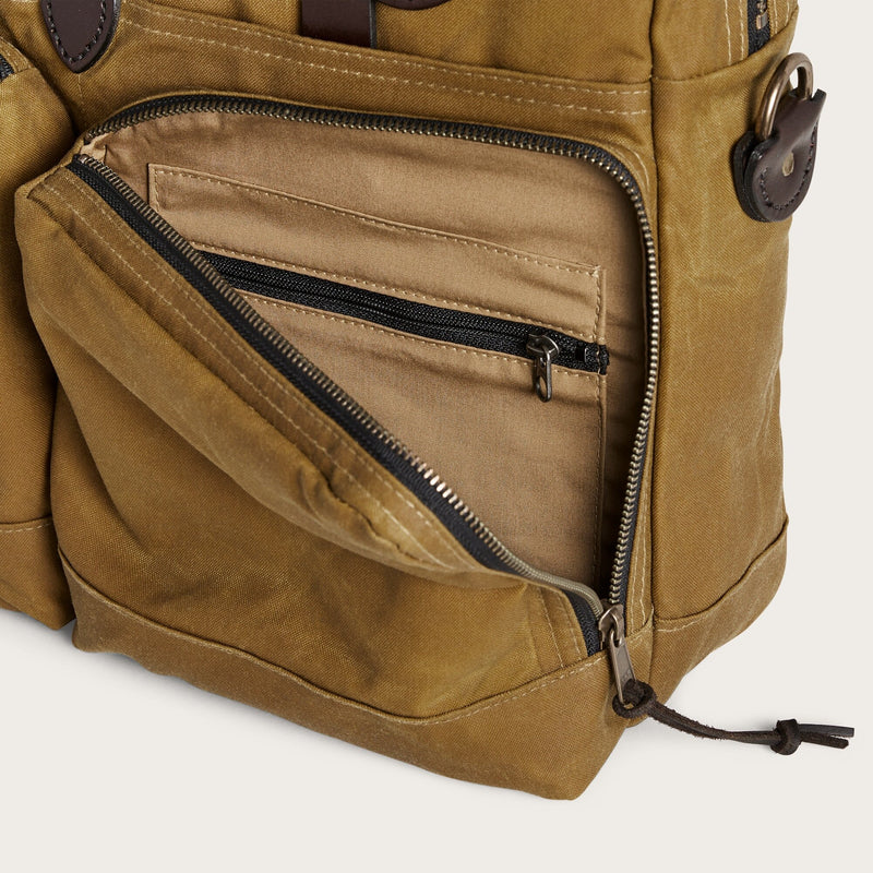 24 hour tin cloth briefcase di Filson | Dark tan (Beige)