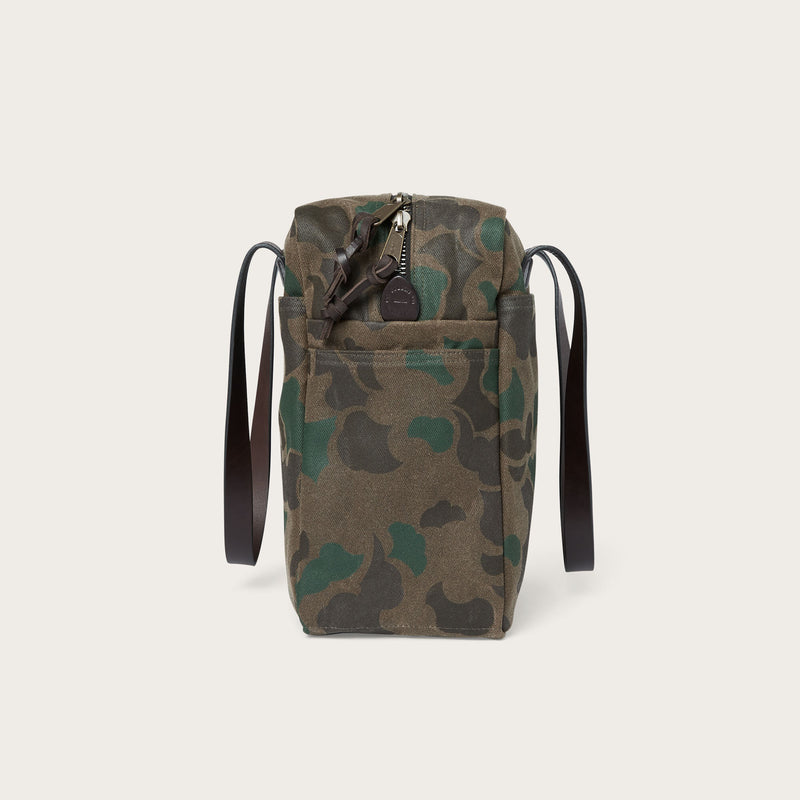 Waxed rugged twill tote bag with zipper von Filson | Dark wax shrub camo (Grey)