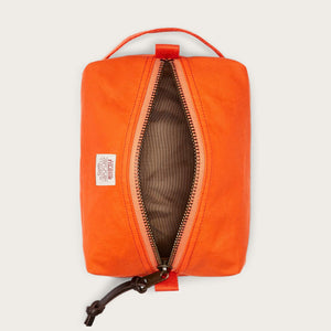 Tin cloth travel kit di Filson | Flame (Orange)