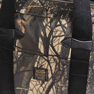 Tin cloth tote bag with zipper di Filson | Realtree hardwoods camo (Brown)