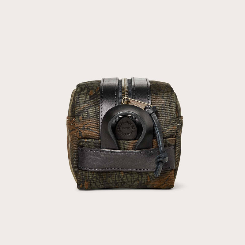 Travel kit by Filson | Maple bark camo (Beige)