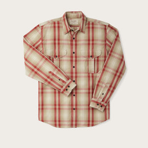 Filson's washed feather cloth shirt di Filson | River rock faded red (Red)