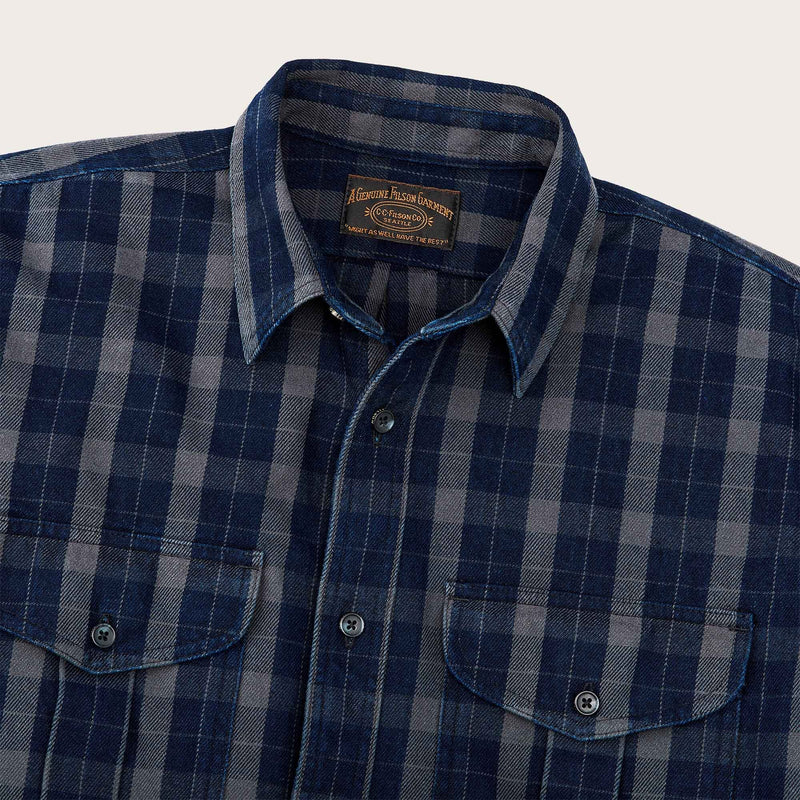 Vintage wash alaskan guide shirt von Filson | Indigo faded black (Black)