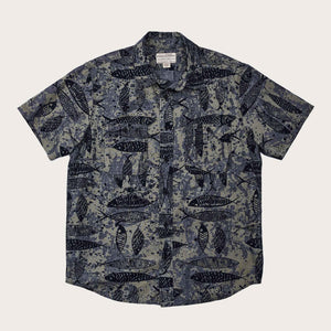 Short sleeve chambray shirt di Filson | Blue ink fish print (Blue)