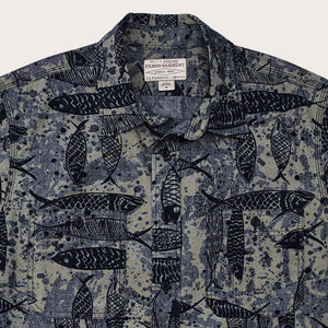 Short sleeve chambray shirt di Filson | Blue ink fish print (Blue)