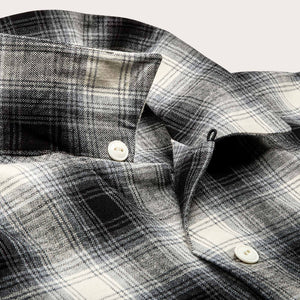 Elk heights camp shirt von Filson | Black / gray shadow plaid (Black)