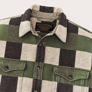 Beartooth camp jacket di Filson | Cinder olive check (Green)