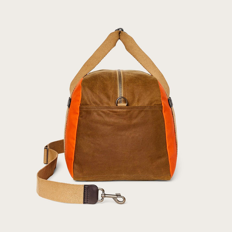 Medium tin cloth duffle bag von Filson | Dark tan / flame (Orange)