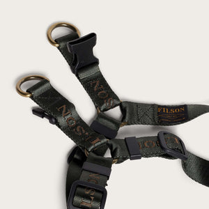 Adjustable nylon harness von Filson | Dark timber (Green)