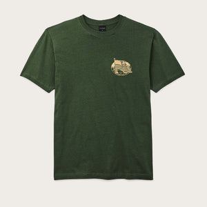 S/s pioneer graphic t-shirt von Filson | Dark timber/long hau (Green)